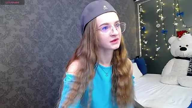 Snapshot of KateJonson chatting on 12-05-25, 08:12 KateJonson online show from 12-05-25, 08:12