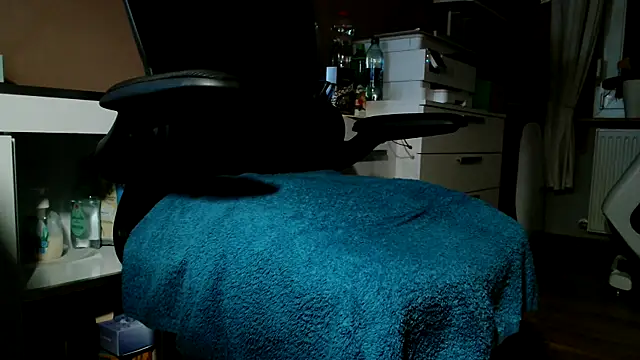 suedel65 online show from 10-15-25, 03:39