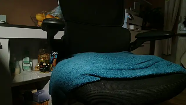 suedel65 online show from 11-07-25, 04:12