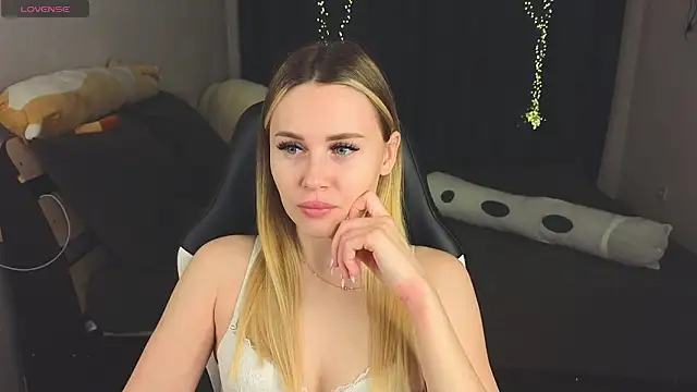 Snapshot of Alenca_hot_sex chatting on 01-22-25, 05:28 Alenca hot sex online show from 01-22-25, 05:28