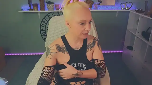 Jan ina online show from 01-25-25, 07:28