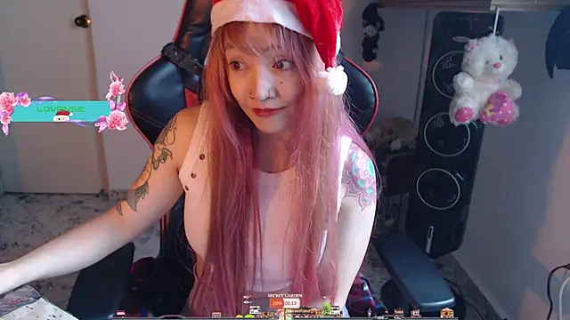 Snapshot of pink-2022 chatting on 12-22-24, 01:33 pink-2022 online show from 12-22-24, 01:33