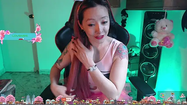 Snapshot of pink-2022 chatting on 12-23-24, 02:50 pink-2022 online show from 12-23-24, 02:50