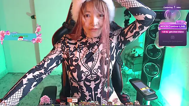 Snapshot of pink-2022 chatting on 12-24-24, 02:12 pink-2022 online show from 12-24-24, 02:12