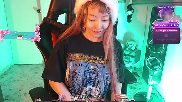 Snapshot of pink-2022 chatting on 12-26-24, 02:37 pink-2022 online show from 12-26-24, 02:37