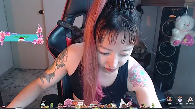 Snapshot of pink-2022 chatting on 12-27-24, 01:18 pink-2022 online show from 12-27-24, 01:18