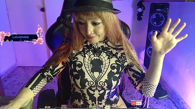 Snapshot of pink-2022 chatting on 01-10-25, 03:16 pink-2022 online show from 01-10-25, 03:16