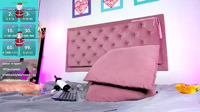 Snapshot of Eva_Zc chatting on 12-18-24, 03:33 Eva Zc online show from 12-18-24, 03:33