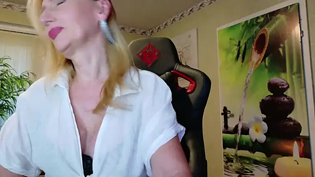 Snapshot of HotLana69 chatting on 07-04-26, 06:58 HotLana69 online show from 07-04-26, 06:58