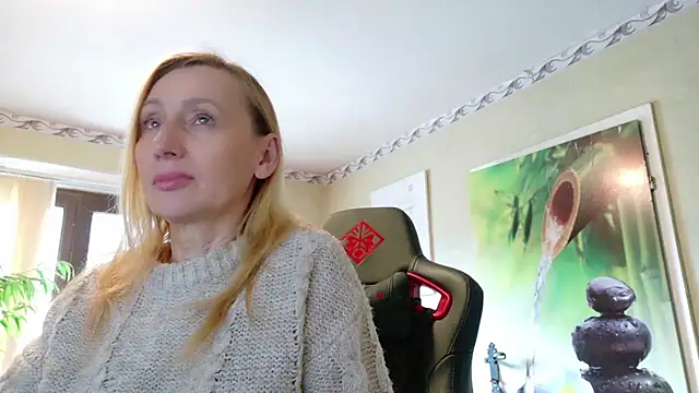 Snapshot of HotLana69 chatting on 07-08-26, 03:27 HotLana69 online show from 07-08-26, 03:27