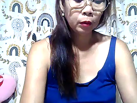 Snapshot of urwife_tobe chatting on 05-05-26, 01:19 urwife tobe online show from 05-05-26, 01:19