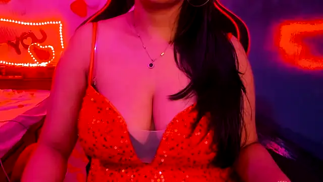 Snapshot of South_indian_tickly chatting on 02-14-25, 04:15 South indian tickly online show from 02-14-25, 04:15