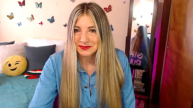 Jolie-Mature online show from 10-17-25, 08:44