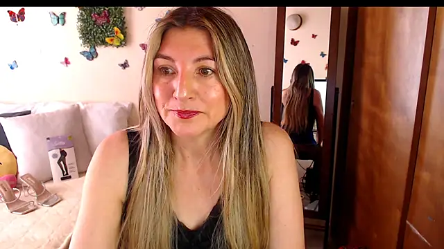 Jolie-Mature online show from 06-22-26, 09:23