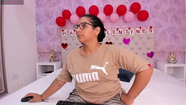 DanielleEvans  online show from 02-14-25, 11:21