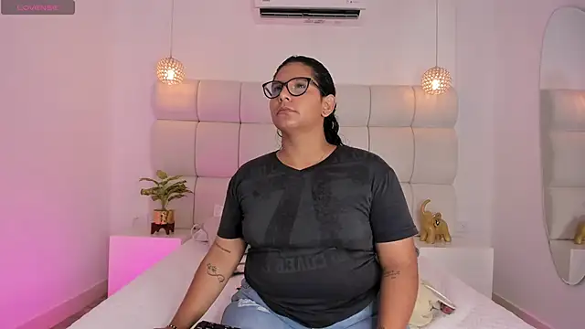 DanielleEvans  online show from 09-27-25, 11:26