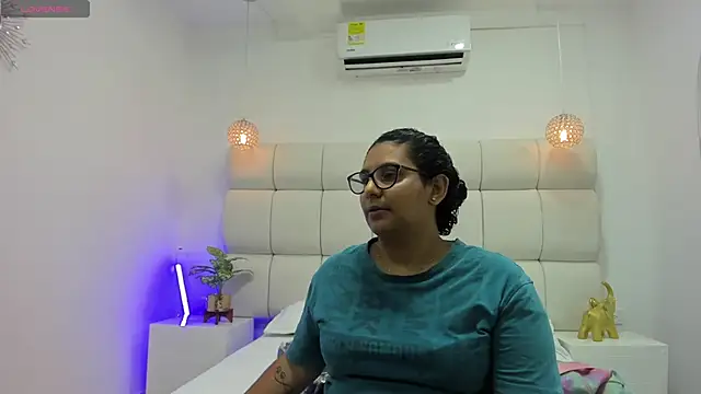 DanielleEvans  online show from 11-28-25, 11:24