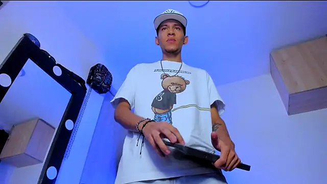 Samuel Suarez online show from 09-10-25, 05:07