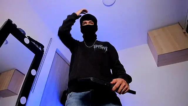 Samuel Suarez online show from 09-25-25, 03:54