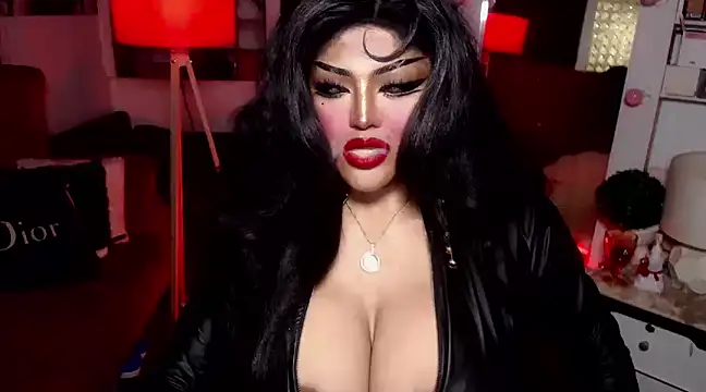 Snapshot of TiffanyWolf chatting on 01-13-25, 08:15 TiffanyWolf online show from 01-13-25, 08:15