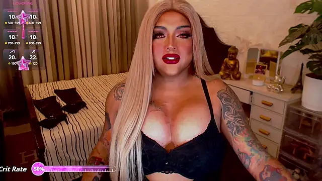 Snapshot of TiffanyWolf chatting on 10-11-25, 10:36 TiffanyWolf online show from 10-11-25, 10:36