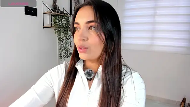 aisha es online show from 05-19-26, 09:10