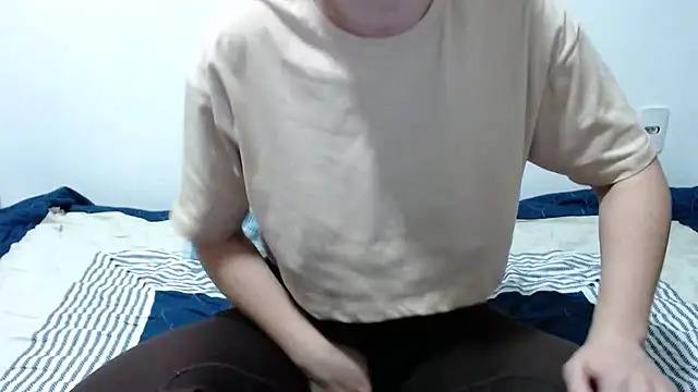 Snapshot of Laiara22 chatting on 05-28-26, 02:09 Laiara22 online show from 05-28-26, 02:09