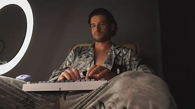 Keen   Luckystrike online show from 03-10-25, 12:26