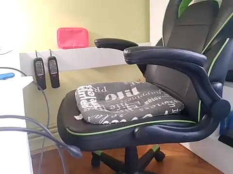 feathersify online show from 09-24-25, 05:44