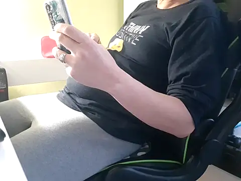 feathersify online show from 10-21-25, 06:36