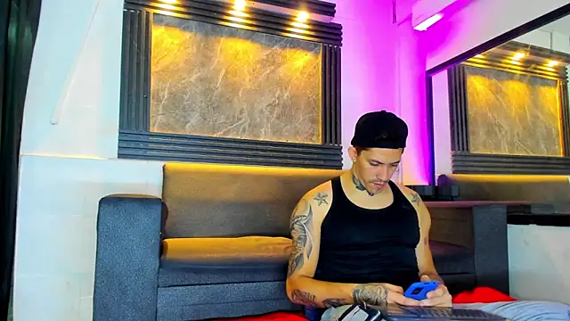 yeckodream online show from 11-18-25, 04:39