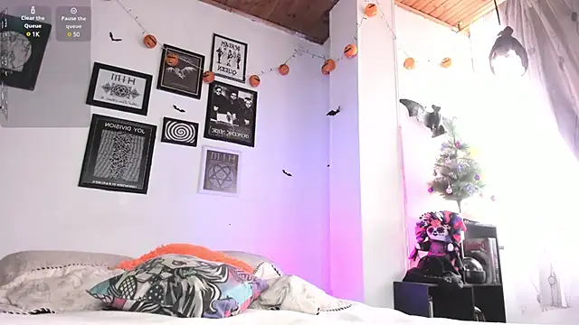 Snapshot of gothic_do11 chatting on 12-21-24, 02:26 gothic do11 online show from 12-21-24, 02:26