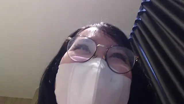 Snapshot of Onee-Chew chatting on 10-11-25, 03:06 Onee-Chew online show from 10-11-25, 03:06