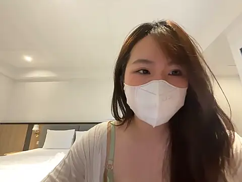 Onee-Chew online show from 06-25-26, 02:33