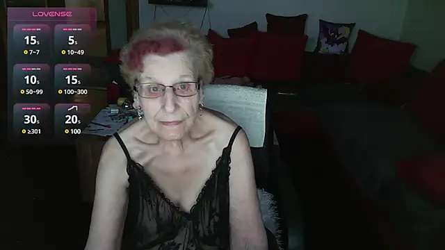 HeisseomaOriginal online show from 01-24-25, 08:13