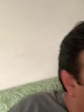 Snapshot of EmilianoGt chatting on 10-26-25, 10:47 EmilianoGt online show from 10-26-25, 10:47