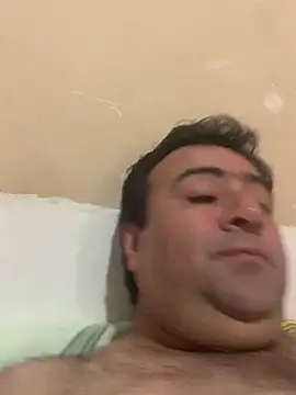 Snapshot of EmilianoGt chatting on 11-12-25, 09:36 EmilianoGt online show from 11-12-25, 09:36