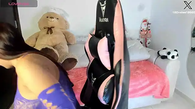 Snapshot of eval_lee18 chatting on 12-20-24, 03:36 eval lee18 online show from 12-20-24, 03:36