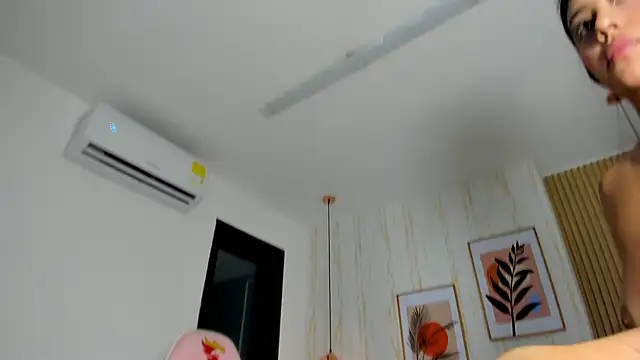 Snapshot of CameronCollins_ chatting on 01-04-25, 10:24 CameronCollins online show from 01-04-25, 10:24