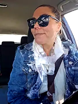 Ellie-L-Elizabeth online show from 03-22-25, 02:03