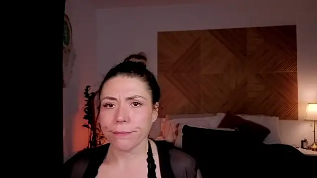 Ellie-L-Elizabeth online show from 04-17-26, 03:09