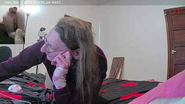 CDAdalyn online show from 10-07-25, 02:31