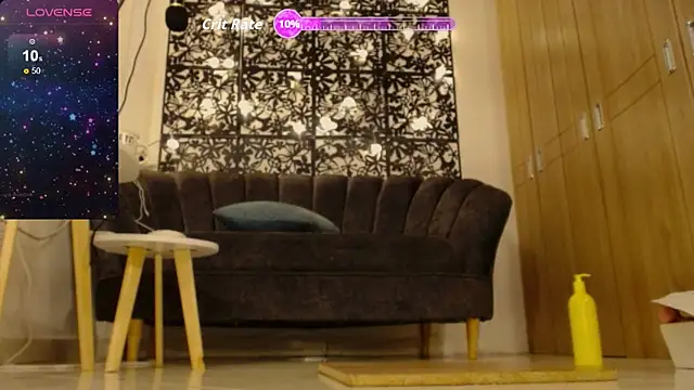 Snapshot of evelaurent chatting on 05-25-26, 05:30 evelaurent online show from 05-25-26, 05:30