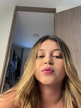 lunablossom  online show from 12-27-24, 08:39