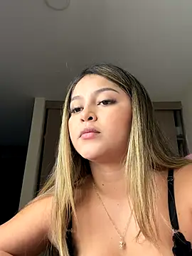 lunablossom  online show from 09-16-25, 12:55