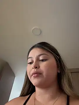 lunablossom  online show from 11-26-25, 08:10