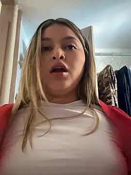 lunablossom  online show from 01-18-26, 08:12