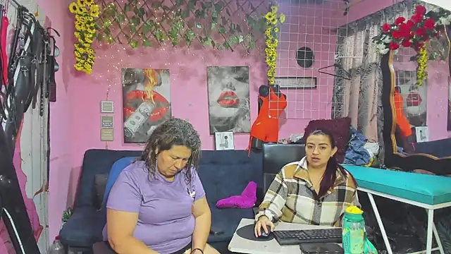 Snapshot of lesbiancuple chatting on 05-19-26, 12:33 lesbiancuple online show from 05-19-26, 12:33