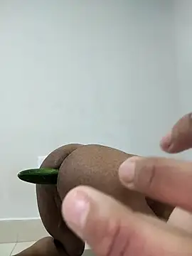 Snapshot of Rafael24445473 chatting on 11-22-25, 05:56 Rafael24445473 online show from 11-22-25, 05:56