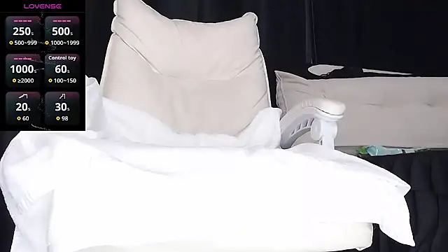 qianqian  online show from 11-28-25, 10:51